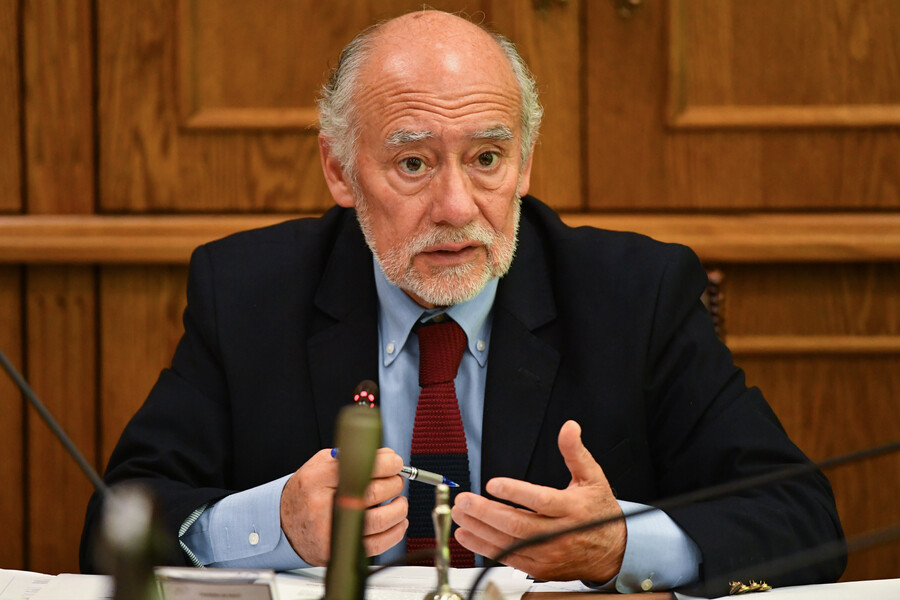 Senador Iván Flores pide a Contraloría detalles sobre investigación que arrojó graves deficiencias en almacenaje y destrucción de drogas en Servicios de Salud