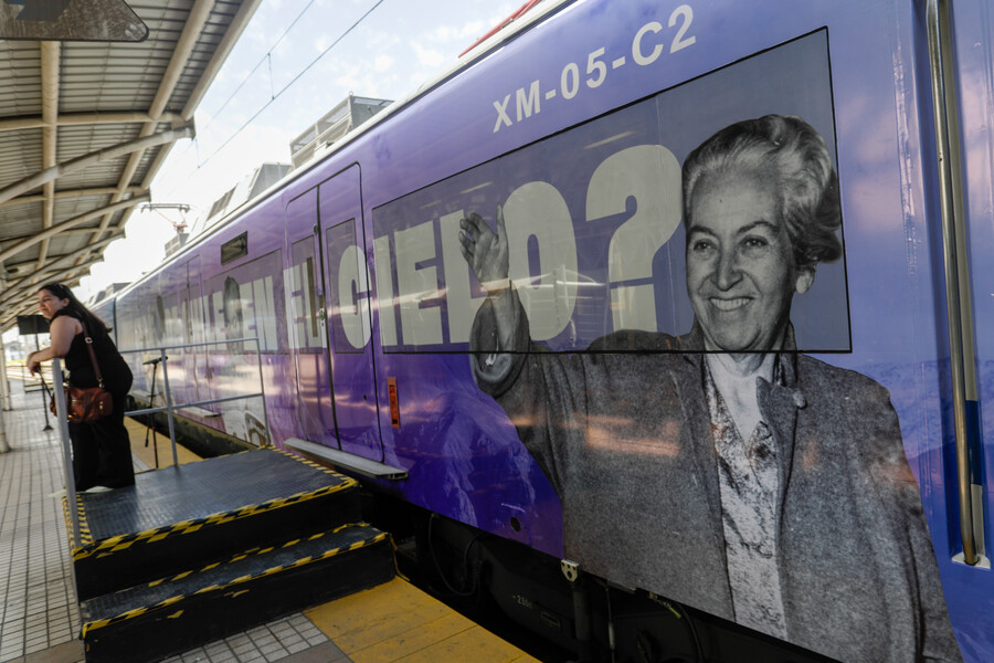 Inauguran “Tren de Gabriel Mistral” para conmemorar los 80 años del Premio Nobel