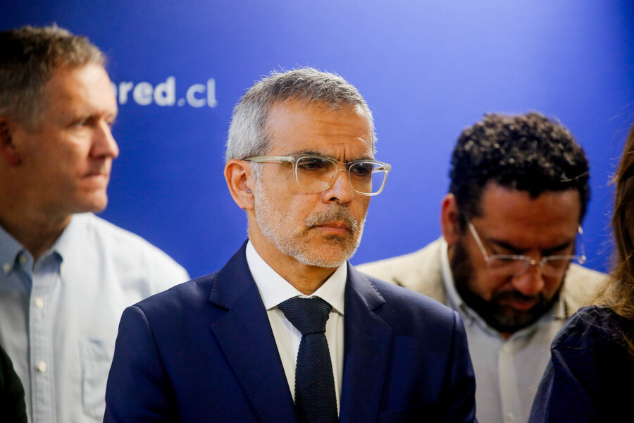 Ministro Cordero asegura que hay “focos controlados” en incendios forestales de Ñuble y Biobío